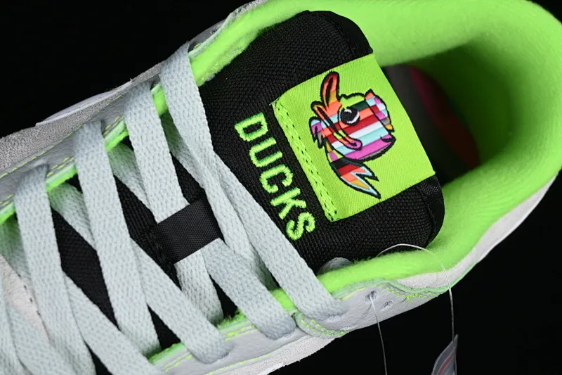 All Categories Nk SB Dunk Series Nk SB Dunk Low Low-top sneakers Nk SB Dunk Low PE "University Of Oregon" Oregon Green Duck SB low-top casual sneakers FQ7260-001